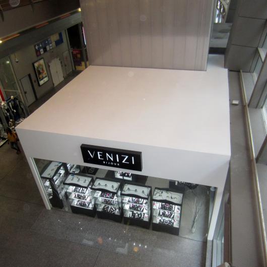 Venizi-winkel met dubbele glazen deur
